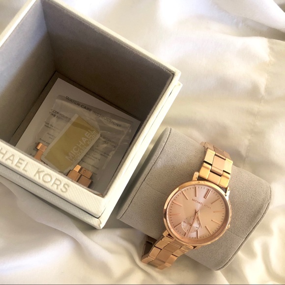 Michael Kors Watch - Picture 6 of 6